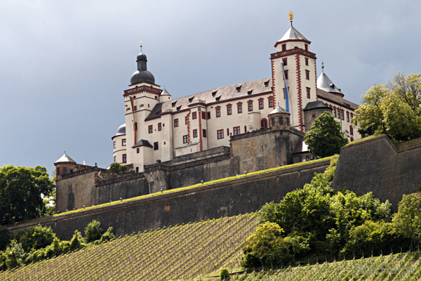 df--Castle Across River--_3943