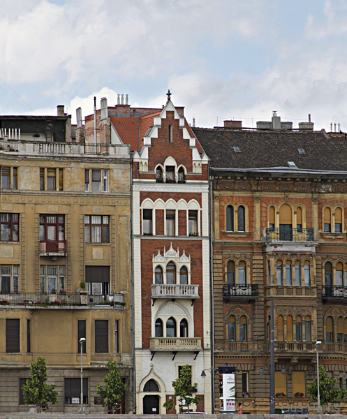 dt--Three Buildings Budapest_3319