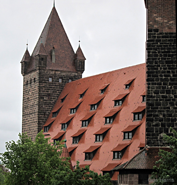 dv---Tower Rooftop Windows Nurnberg--_8436