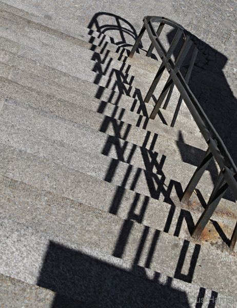 ez--Shadows Stairs Wurtzburg_3766