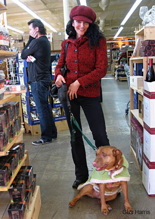 cl-Lady Dog World Market_2756