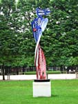 du_RedWhiteBlueStatue_9928