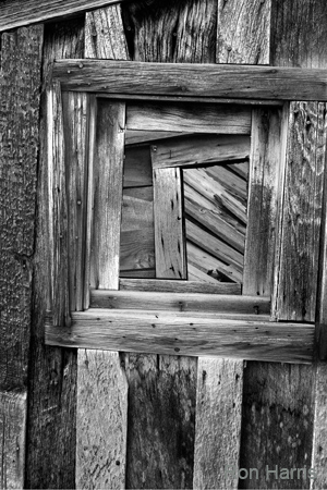 AR Bodie Window Wood2002 